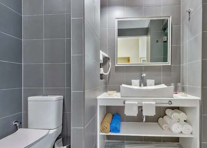 1844 Syros Gæstehus